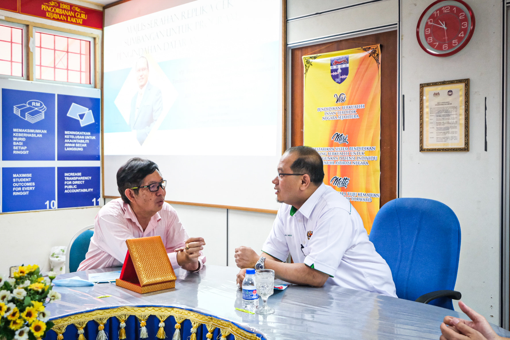 Sumbangan Untuk SMK Chung Hwa Wei Sin - Media Islam