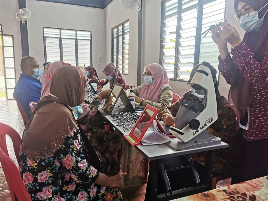 Program Bantuan Cermin Mata Peringkat DUN Ladang