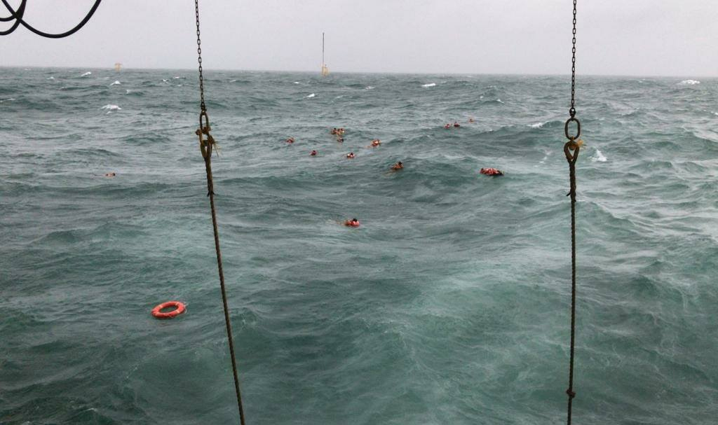 Kapal Platform Menalami Kecemasan Di Perairan Miri