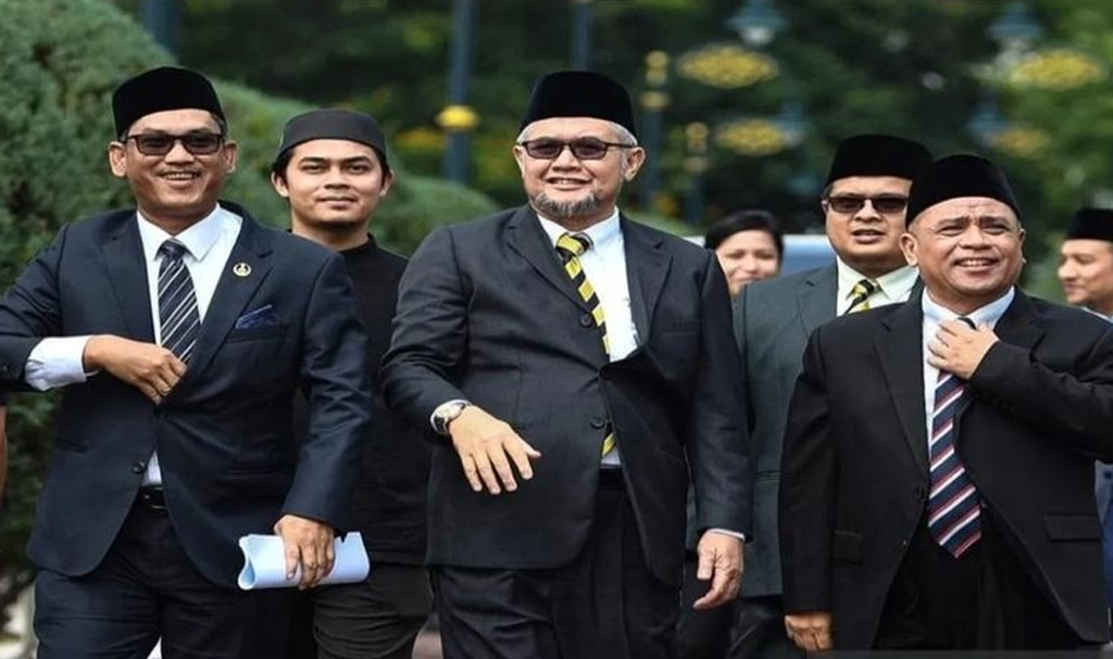 Kemelut Politik Di Perak: Nasi Belum Menjadi Bubur