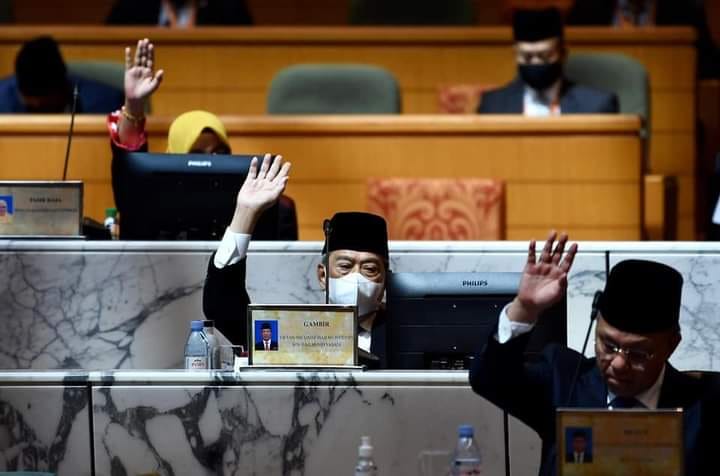 UMNO Tertekan