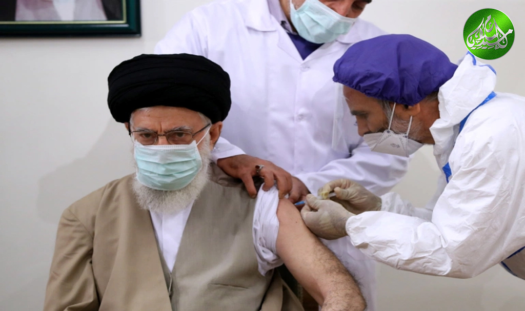Pemimpin Tertinggi Iran, Khamenei Menerima Vaksin COVID Tempatan