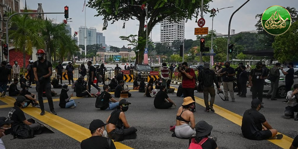 Demonstrasi Ala ‘Arab Spring’ Pakaian Hitam Didanai Amerika