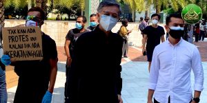 Tian Chua Baju Hitam