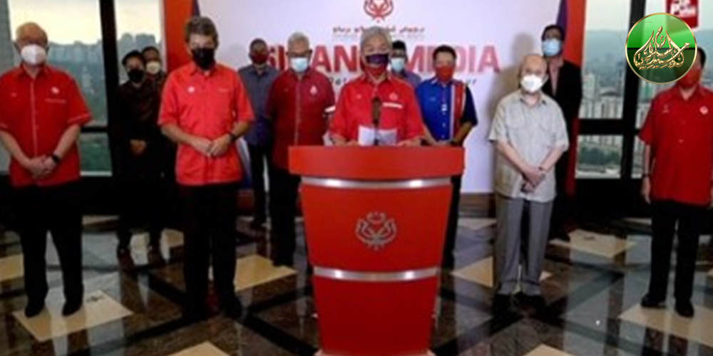 UMNO Utus Surat Akuan Tolak Muhyiddin Kepada Agong