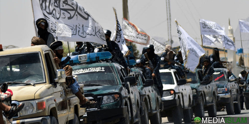 Berita Bergambar: Perarakan Mujahiddin Taliban Mempamerkan Peralatan AS Yang Dijarah
