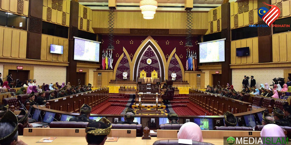 Guruh Dan Petir Diiringi Hujan Renyai