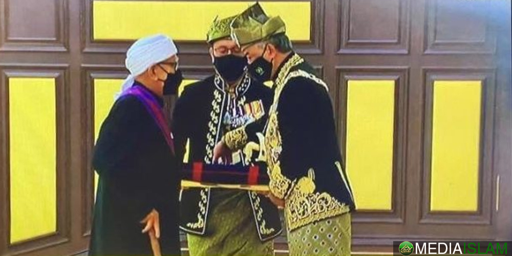 Pelik, Mustahil, Tidak Masuk Akal, Benci Dan Kekal Merendah Diri