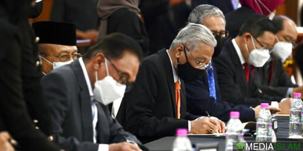 Letupan Dalam Umno Hampir Meletup