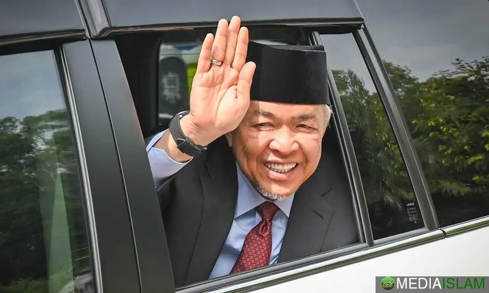 Twitter, WhatsApp Dibanjiri Kemarahan Selepas Anwar Namakan Zahid Sebagai TPM