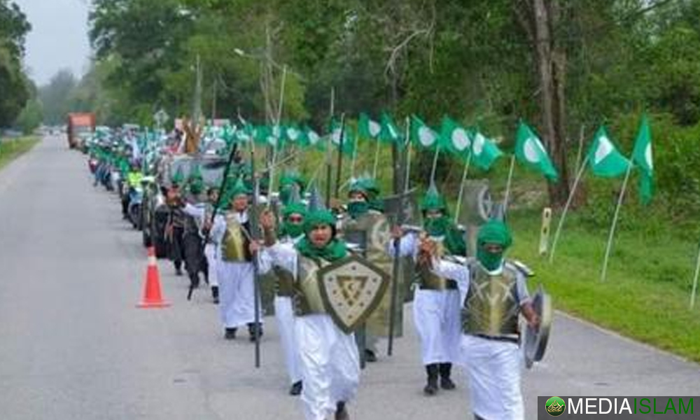 ‘Hanya Perarakan Pakaian, Replika Senjata Dan Warisan Islam’ – Polis