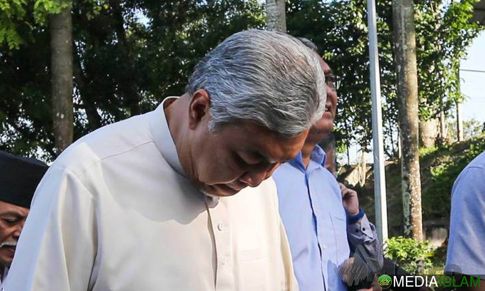 Zahid Ditanya Siapa Sebenarnya Yang Bermimpi Di Siang Hari