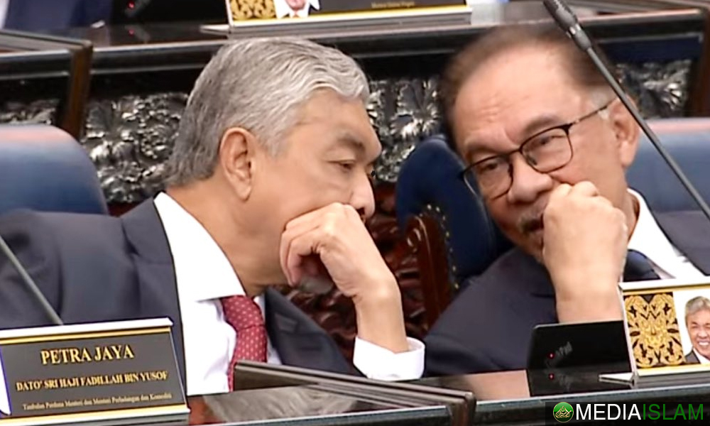 Akrab Dengan Zahid, Anwar Diibarat Bergayut Di Ranting Yang Patah