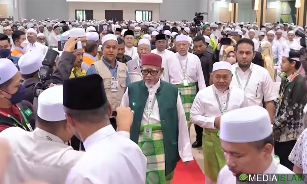 ‘Gelombang Hijau’ Malaysia: Ancaman Kepada Politik Dan Kekangan Agama?