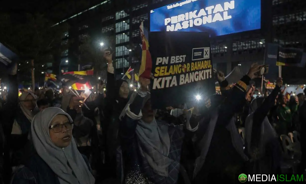 Saingan Sengit, Pengundi Melayu Kekal Sokong PN, Lapor Akhbar Singapura