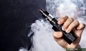 Produk vape boleh dibeli dengan mudah oleh sesiapa sahaja selepas kerajaan menangguhkan undang-undang lebih ketat membendung tabiat merokok, selain mengeluarkan cecair nikotin dalam vape daripada senarai racun.