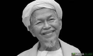 Tok-Guru-Nik-Abdul-Aziz