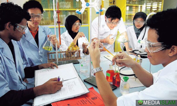 Ke Arah Kemerdekaan Pendidikan Dan Pelajaran