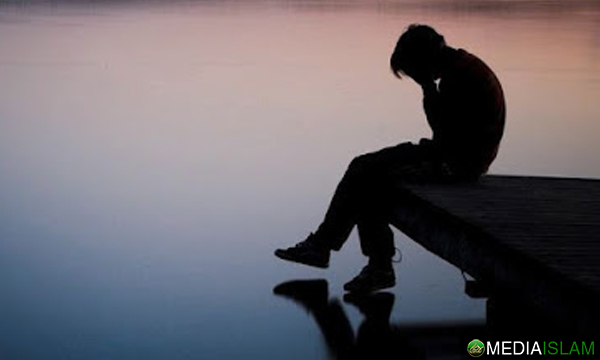 Apabila Umat Lupa Allah: Krisis Diri Dan Kejatuhan Tamadun